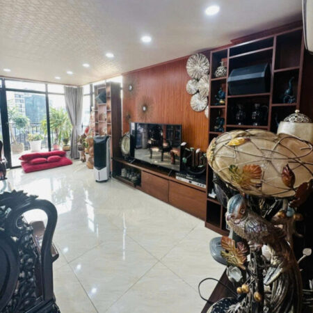 Long Biên dưới 8 tỷ, Diện Tích 40m2, 6 tầng, mặt tiền 3.9m, giá 6,9 tỷ thang máy, zalo: 0379201686