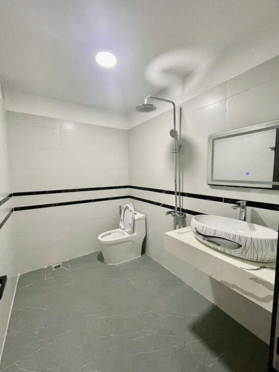 Bán nhanh nhà La Khê, Hà Đông THANG MÁY, Ô TÔ, MỚI TINH 36mx5 tầng 7.1 tỷ.