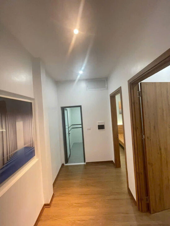 Cần bán nhà chính chủ Giải Phóng gần hồ Linh Đàm nội thất như hình ô tô đỗ cách chỉ 38 mét giá chỉ