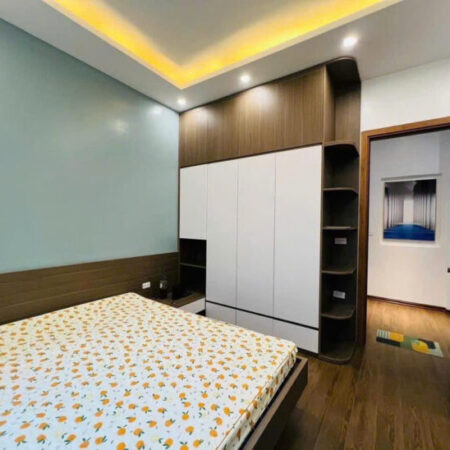 Cần bán nhà chính chủ Giải Phóng gần hồ Linh Đàm nội thất như hình ô tô đỗ cách chỉ 38 mét giá chỉ