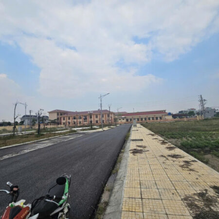 CẦN BÁN GẤP NHÀ XƯỞNG VỊ TRÍ ĐẮC ĐỊA TẠI ĐÔNG HƯNG GIÁ 20 TỶ