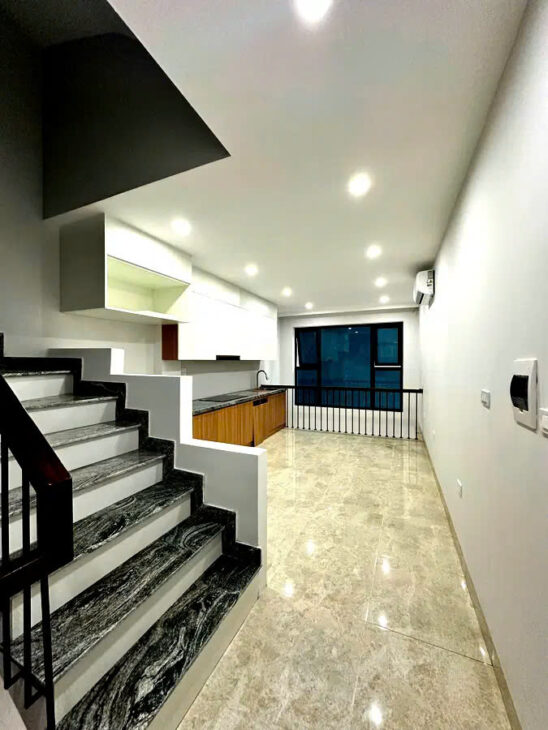 BÁN NHÀ RIÊNG MỚI- ĐẸP PHỐ TRẠM- LONG BIÊN 5 TẦNG, 30M2,5.95 TỶ.