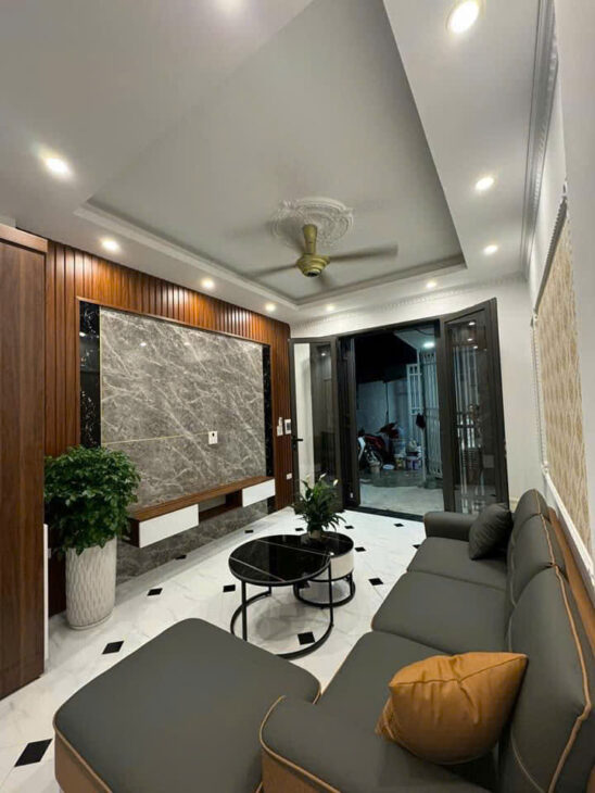 Bán nhà Dương Quảng Hàm MỚI, ĐẸP, NGÕ THÔNG, KD GẦN PHỐ 35mx5 tầng giá 8.5 tỷ.