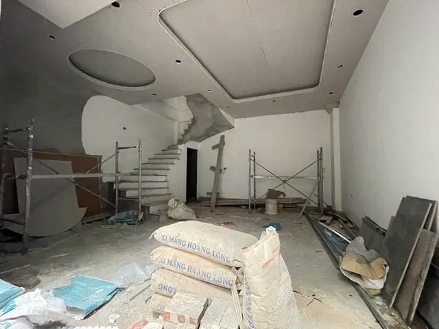 BÁN NHÀ MỚI ĐẸP PHỐ HUỲNH TẤN PHÁT- LONG BIÊN, 33M2, 5 TẦNG, MẶT TIỀN 5M, 5.55 TỶ.