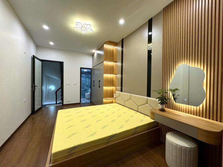 Bán nhà đẹpTôn Đức Thắng, TRUNG TÂM, VỊ TRÍ ĐẸP, NGÕ BA GÁC, 30/35m2 gần 7 tỷ