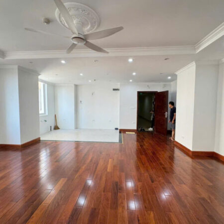 VIP bán nhà MẶT PHỐ Chùa Láng 95mx5 tầng Lô Góc, thang máy, vỉa hè, kd đỉnh 55 tỷ.