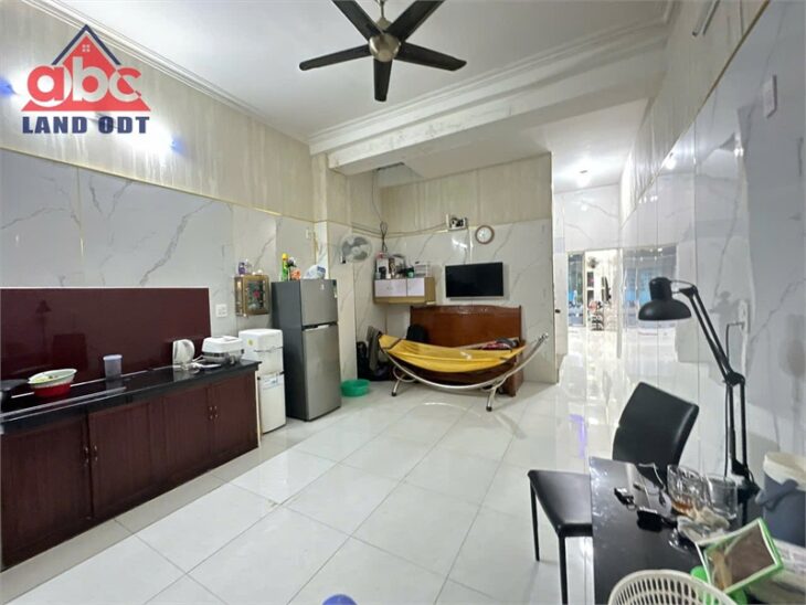 NP1006 nhà mặt tiền đường, khu dân cư, kinh doanh sầm uất, phù hợp mở văn phòng