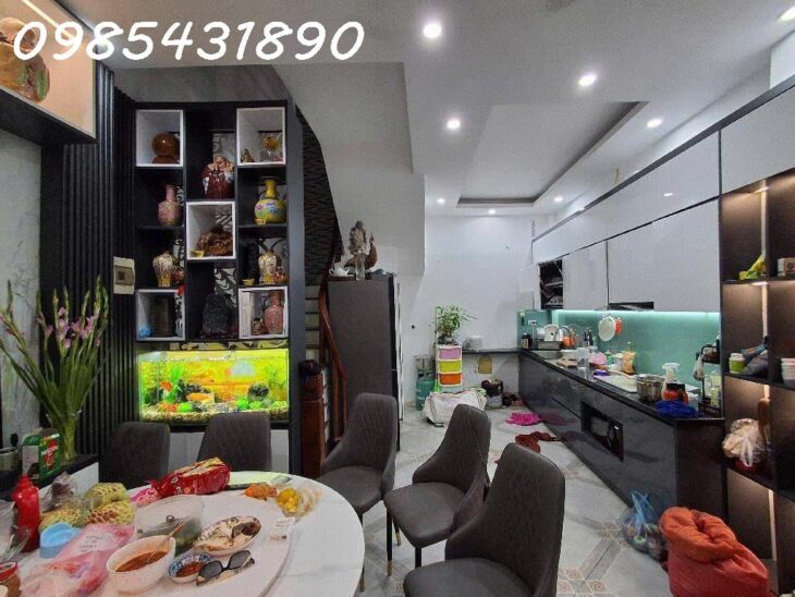 Bán nhà đẹp hơn hoa hậu, phố Kim Giang, Hoàng Mai, xe con cách nhà hơn 20m, gần trường Thăng Long,