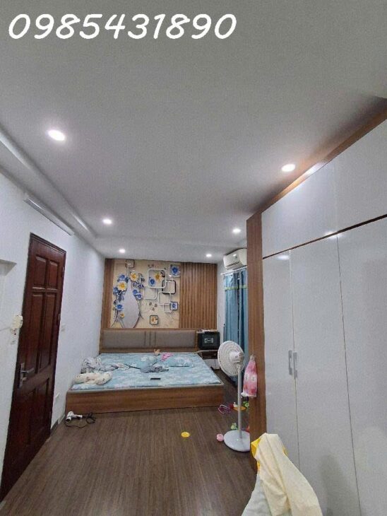 Bán nhà đẹp hơn hoa hậu, phố Kim Giang, Hoàng Mai, xe con cách nhà hơn 20m, gần trường Thăng Long,