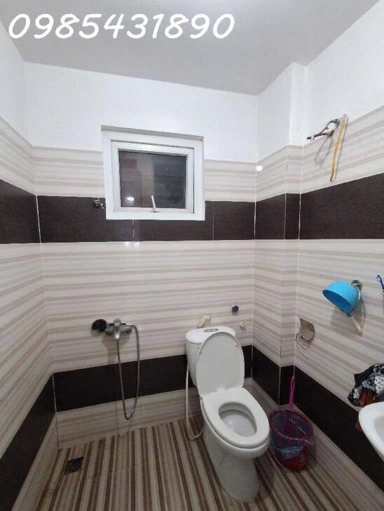 Bán nhà đẹp hơn hoa hậu, phố Kim Giang, Hoàng Mai, xe con cách nhà hơn 20m, gần trường Thăng Long,