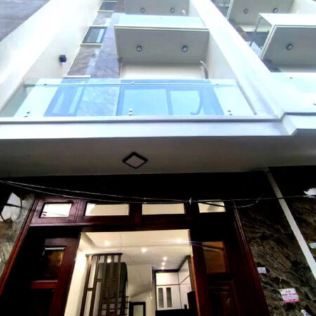 BÁN NHÀ MỚI PHỐ THẠCH BÀN- LONG BIÊN,32M2, 5 TẦNG, MẶT TIỀN 3.8M, 5.8 TỶ.Ô TÔ 4 CHỖ ĐỖ CỬA.