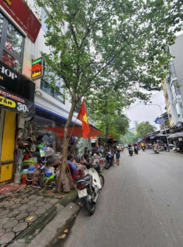 Bán nhà Lô góc Ngay chợ Văn Điển Trung Tâm Thanh Trì 30m x ở ngay giá 3.x tỷ