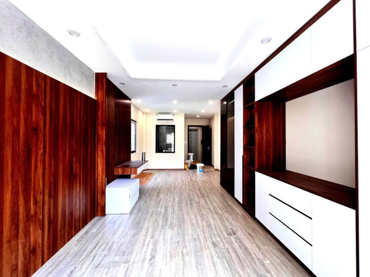 NHÀ ĐẸP MỚI PHỐ NGỌC THỤY 55M2, 6 TẦNG- THANG MÁY,Ô TÔ QUA, 12 TỶ.