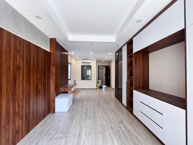 NHÀ ĐẸP MỚI PHỐ NGỌC THỤY 55M2, 6 TẦNG- THANG MÁY,Ô TÔ QUA, 12 TỶ.