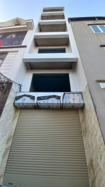 NHÀ MỚI PHỐ NGỌC THỤY- Ô TÔ ĐỖ CỬA,7 TẦNG THANG MÁY, 52M2, 12.5 TỶ.