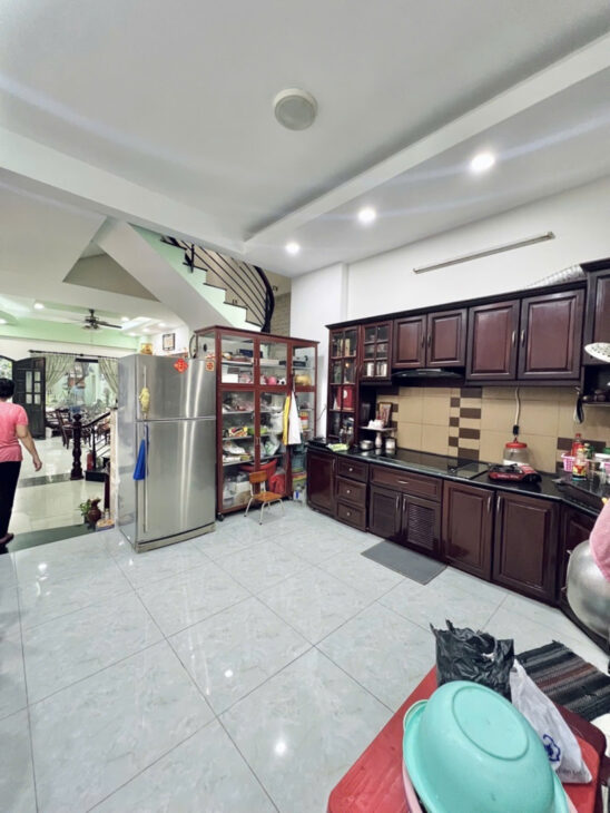BÌNH THẠNH PHƯỜNG 26 – HXH NGỦ – 5.7*23 133m2 3 TẦNG 4PN – CHÍNH CHỦ LÂU NĂM – KHU VỰC DÂN TRÍ CAO