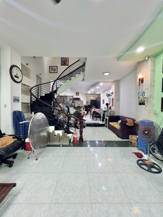 BÌNH THẠNH PHƯỜNG 26 – HXH NGỦ – 5.7*23 133m2 3 TẦNG 4PN – CHÍNH CHỦ LÂU NĂM – KHU VỰC DÂN TRÍ CAO