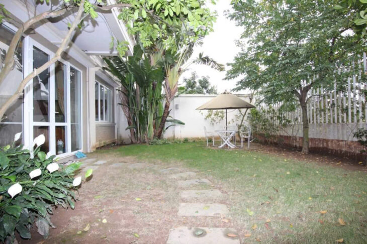 BÁN BIỆT THỰ CIPUTRA 230m2 4 TẦNG VIEW CÔNG VIÊN 65HA ĐẦY ĐỦ NỘI THẤT ĐẸP NHẤT KHU