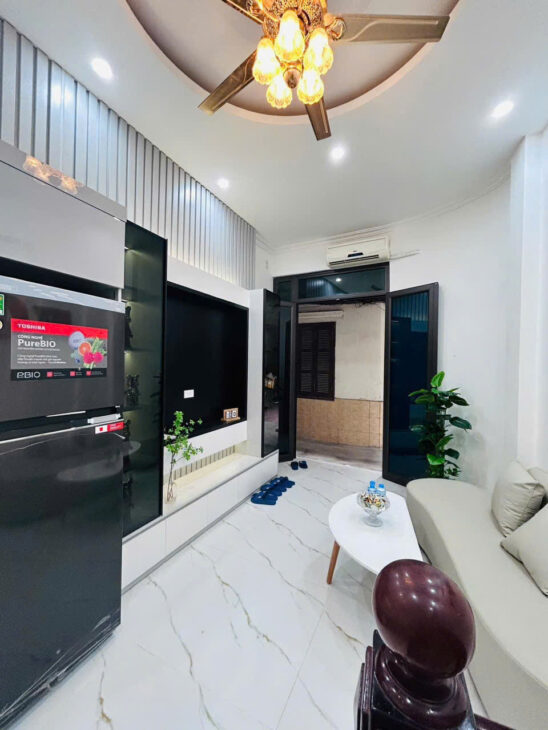 NHÀ MỚI ĐẸP LONG LANH, NỘI THẤT ĐẦY ĐỦ