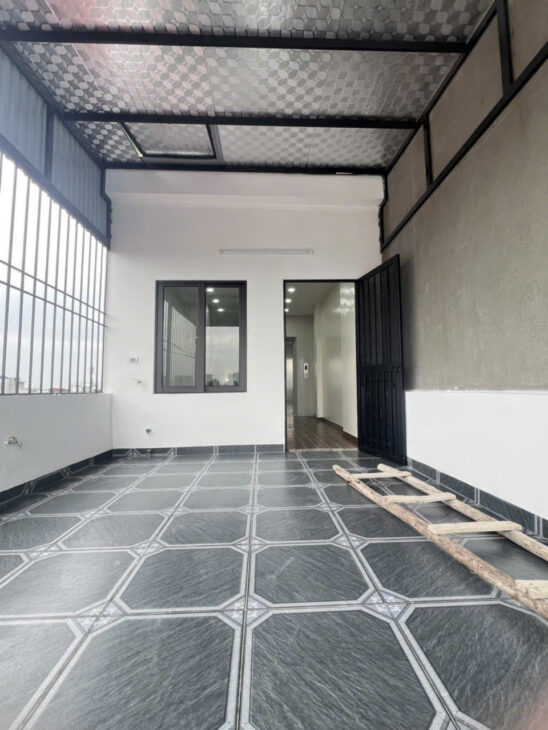 CHỦ NHÀ CẦN BÁN GÁP NHÀ NGUYỄN VĂN CỪ LONG BIÊN. 50M, MẶT TIÈN 4M, 6 TẦNG, NGÕ 3M. GIÁ NHỈNH 9