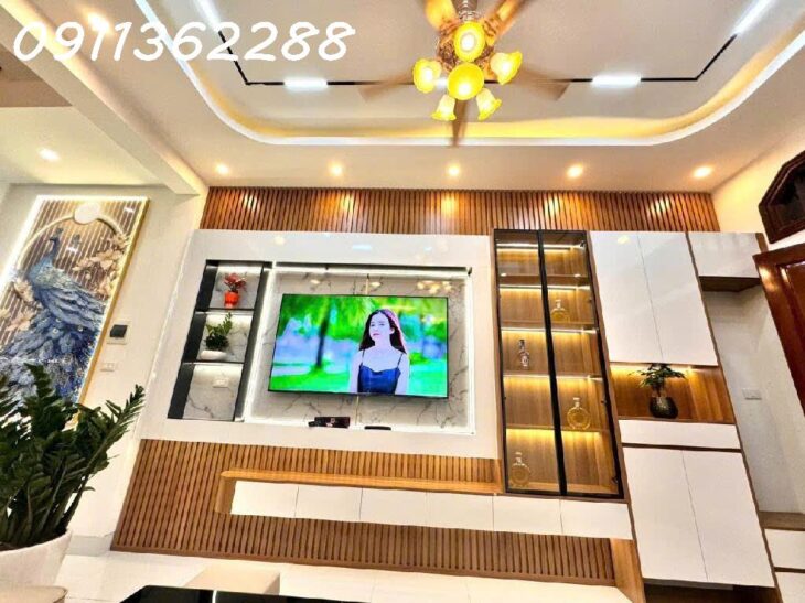 Bán nhà 4 tầng, 40m², Dịch Vọng Hậu, Cầu Giấy, 8.5 tỷ