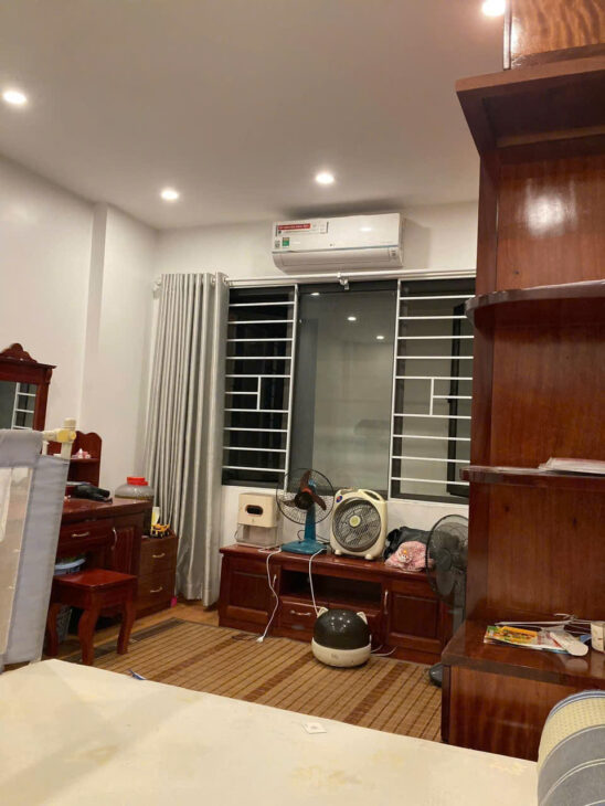 -GIÁ HIẾM–Bát Khối 30m*5T Chỉ 4 tỷ- Ô TÔ ĐỖ CỔNG-FULL NỘI THẤT-Ở LUÔN-