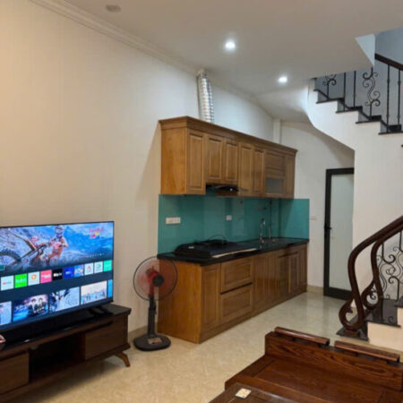 BÁN NHÀ HOA LÂM- VIỆT HƯNG- LONG BIÊN. DIỆN TÍCH 33M, NHÀ 5 TẦNG, TẶNG FULL NỘI THẤT. GIÁ 5.4 TỶ