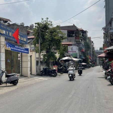 BÁN NHÀ ĐẸP, HIẾM LA KHÊ, NGÕ Ô TÔ TRÁNH 40 M2 X 5 TẦNG, GIÁ 5.5 TỶ