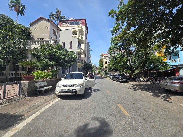 NHÀ ĐẸP NGUYỄN VĂN CỪ- LONG BIÊN. DIỆN TÍCH 36M, MẶT TIỀN 5.63M. GIÁ 6.8 TỶ. NHÀ MỚI, VỊ TRÍ ĐẸP,