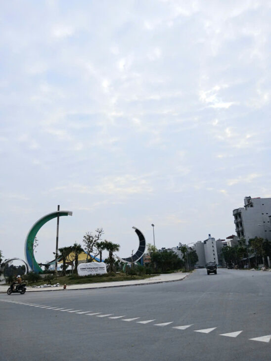 CẦN BÁN GẤP – ĐÁT- NGỌC THUỴ – LONG BIÊN 50M. THÔNG SỐ ĐEP, Ô TÔ VÀO ĐẤT, 20M RA ĐƯỜNG LỚN. GÀN