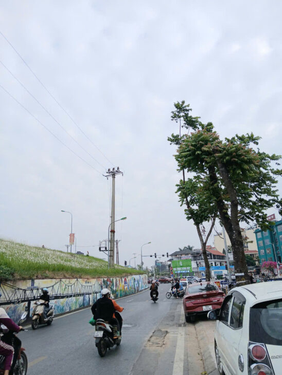 CẦN BÁN GẤP – ĐÁT- NGỌC THUỴ – LONG BIÊN 50M. THÔNG SỐ ĐEP, Ô TÔ VÀO ĐẤT, 20M RA ĐƯỜNG LỚN. GÀN