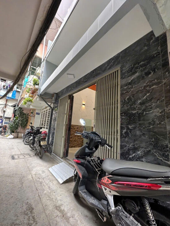 NGANG 4,3 NỞ TÀI LỘC 4.5 DÀI 7.8 3 TẤM CÓ 70 TRIỆU M HƠN