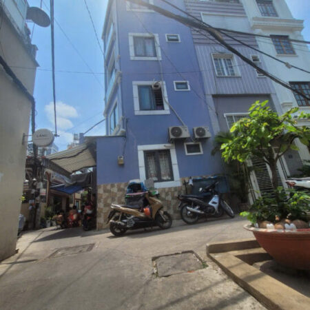 SÁT MẶT TIỀN HẺM BA GÁC MÁY QUAY VÈO VÈO NGANG 3,7 NỞ HẬU 4 DÀI 5,8 M ĐÚC 5 TẤM DƯỚI