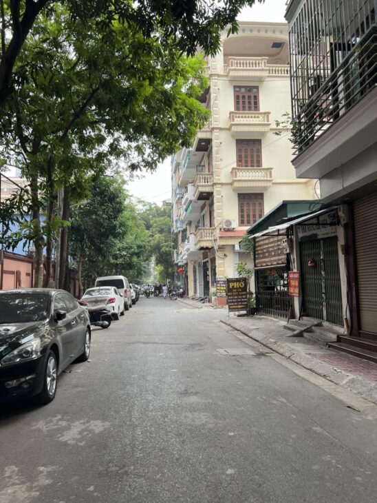 BÁN NHÀ ĐẸP XUẤT SẮC TẠI PHỐ HOÀNG SÂM,QUẬN CẦU GIẤY 18 TỶ VND, 40M2, KINH DOANH ỔN ĐỊNH