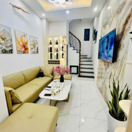 NHỎ TIỀN-PHỐ VIP-TT Q. HAI BÀ TRƯNG- NHÀ 4 tầng- HƠN 5 tỷ- NGÕ THÔNG-KINH DOANH NHỎ- Ô TÔ GẦN- Ở