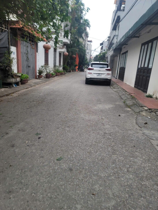 Đất Vàng – Bán Đất Đức Giang – Tặng Hồ Sơ Cấp Phép Thi Công – Ngõ Ô Tô Đỗ Cửa – Tiện Ích Ngập Tràn