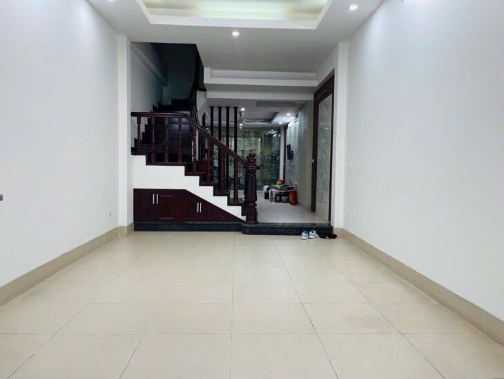 BÁN NHÀ HIẾM ĐƯỜNG NGUYỄN VĂN HUYÊN – DT 66M2 X 5 TẦNG – MẶT TIỀN 4M – GIÁ 19 TỶ TL