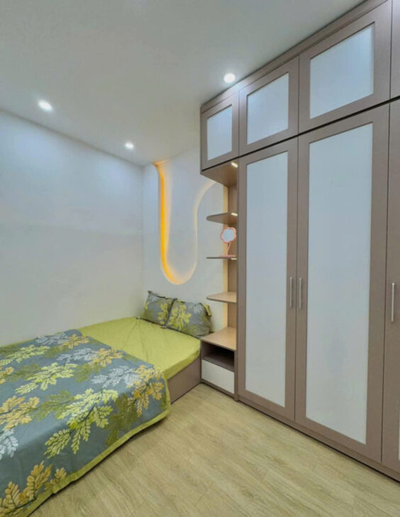 Trung tâm Hải Châu, gần đường chính Mai Lão Bạng, ô tô đậu đỗ gần nhà, giá 2 tỷ 550