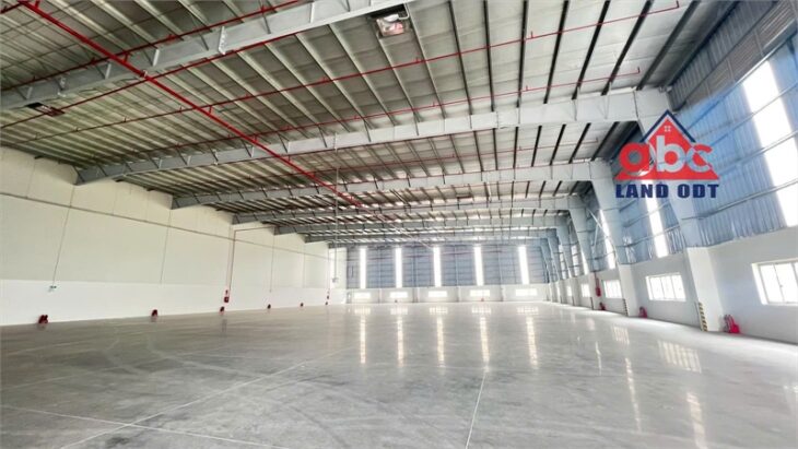 nhà xưởng hiện đại kết cấu kiên cố, thu hút nhiều ngành nghề sản xuất theo QĐ. giao liền