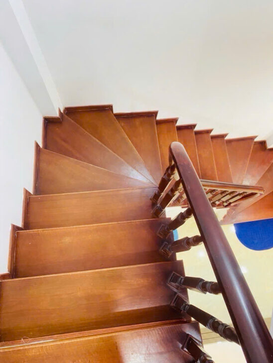 Cầu Giấy NHÀ ĐẸP TẶNG FULL NỘI THẤT, NGÕ THÔNG, GẦN HỒ 30m2 5T 7.2 tỷ