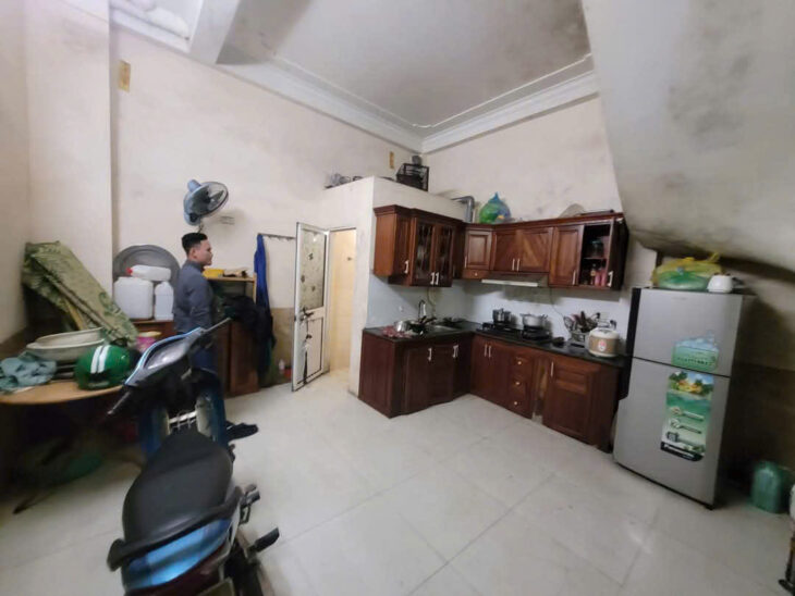 LÔ GÓC- 15 M RA MẶT PHỐ- NHÀ DÂN XÂY- ĐẦU TƯ ĐỈNH 8,96 tỷ – Nguyễn Khang 43m, 4 tầng, MT 4.5m Cầu