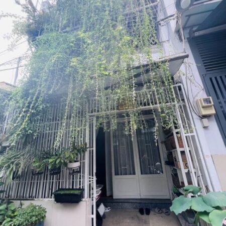 Bán nhà Chiến Lược, ngay Tân Hòa Đông, hẻm 5m, 4 x 10, 2 tầng đẹp, Chỉ hơn 3 tỷ.