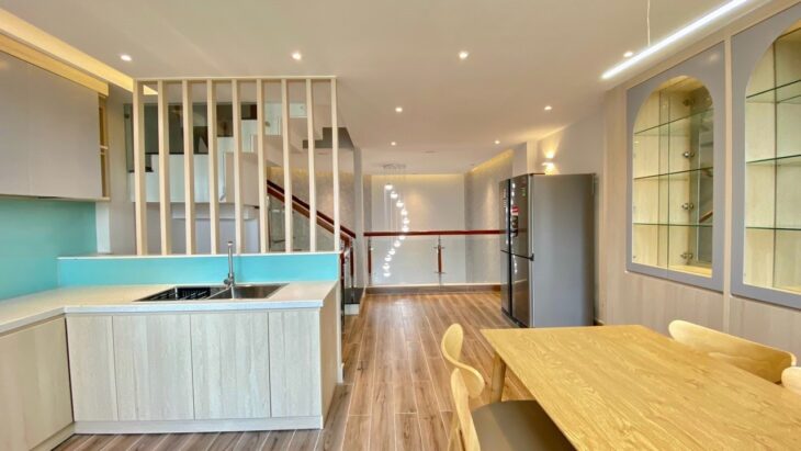 NHÀ ĐẸP LÊ ĐỨC THỌ – NGANG TO – Ô TÔ NGỦ TRONG NHÀ – ĐI DẠO VÀI BƯỚC RA KÊNH THAM LƯƠNG.