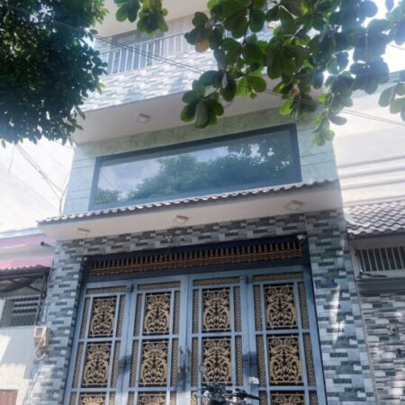 Nhà PHẠM VĂN ĐỒNG – 5 phòng ngủ – 5m x 12m – giáp BÌNH THẠNH ô tô vào nhà. Nhà PHẠM VĂN ĐỒNG – 5 phòng ngủ – 5m x 12m – giáp BÌNH THẠNH ô tô vào nhà.