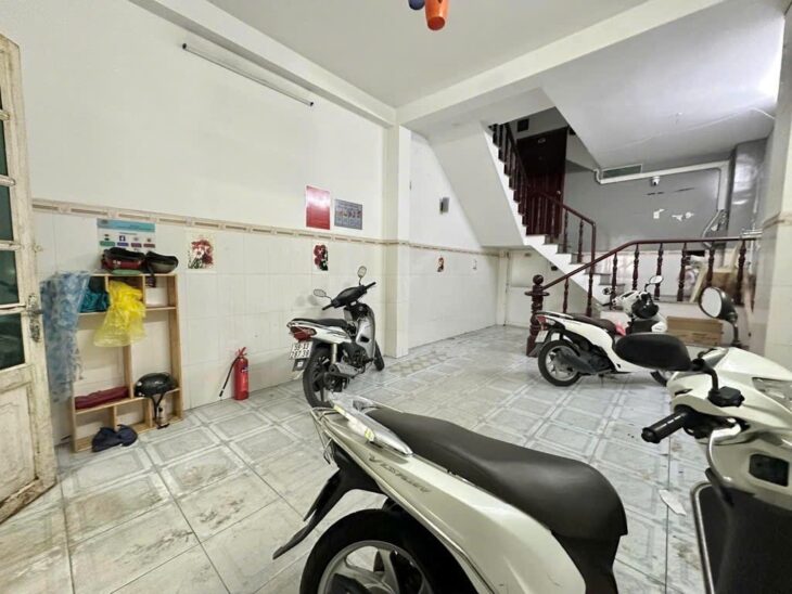 Căn hộ dịch vụ 04 tầng, 6PN, 64m2, cách MT 10m, giá nhỉnh 8 tỷ