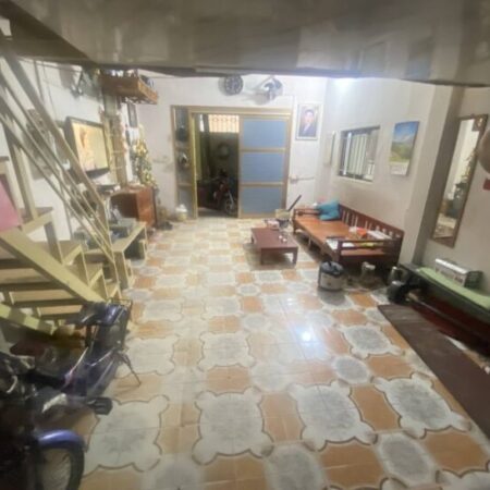 Bán nhà Vĩnh Hưng giá 4.5 tỷ, diện tích 52m2, C4, mặt tiền 4m