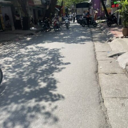 Bán nhà Mai Động giá 1.55 tỷ, diện tích 11m2, 2 tầng, mặt tiền 2.5m