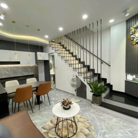 Bán nhà Hẻm Ô tô Nguyễn Tri Phương Quận 10, 44.7m2 4 tầng chỉ 5.8 tỷ.