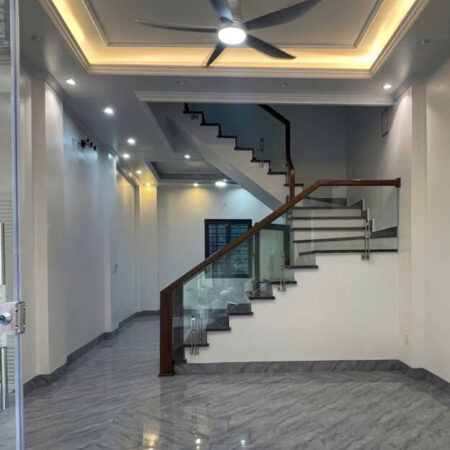 Chính chủ cần bán căn nhà 3 tầng kiên cố, ngõ ra đường Ngô Quyền, Trường Chinh