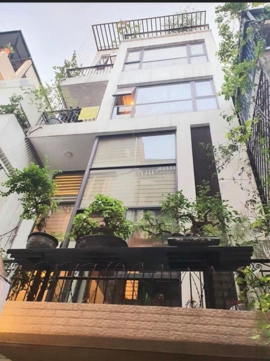 Siêu hiếm! Bán đất tặng nhà 6 tầng phân lô ô tô đỗ cửa tại Trung Kính, Cầu Giấy – Giá chỉ 10 tỷ